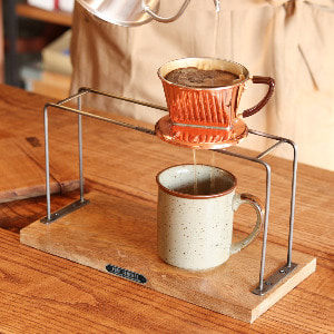 포스트 제너럴 인더스트리얼 커피 드리퍼 스탠드 / Post General Industrial Coffee Dripper Stand