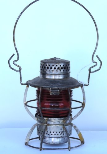 드레셀 알링턴 랜턴 레드 글로브 / Dressel Arlington Lantern Red Globe
